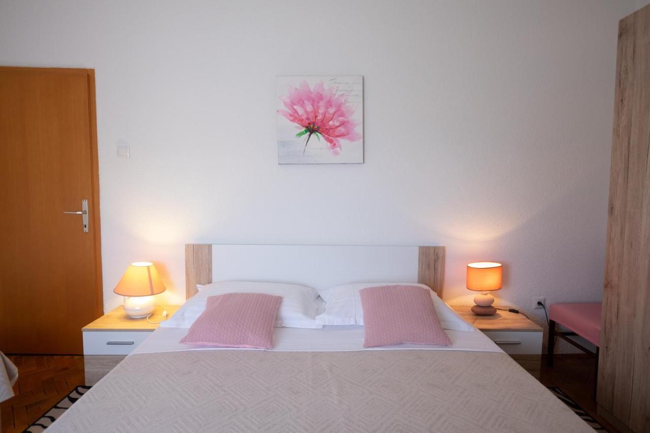 Apartments Mila Klenovica Bagian luar foto