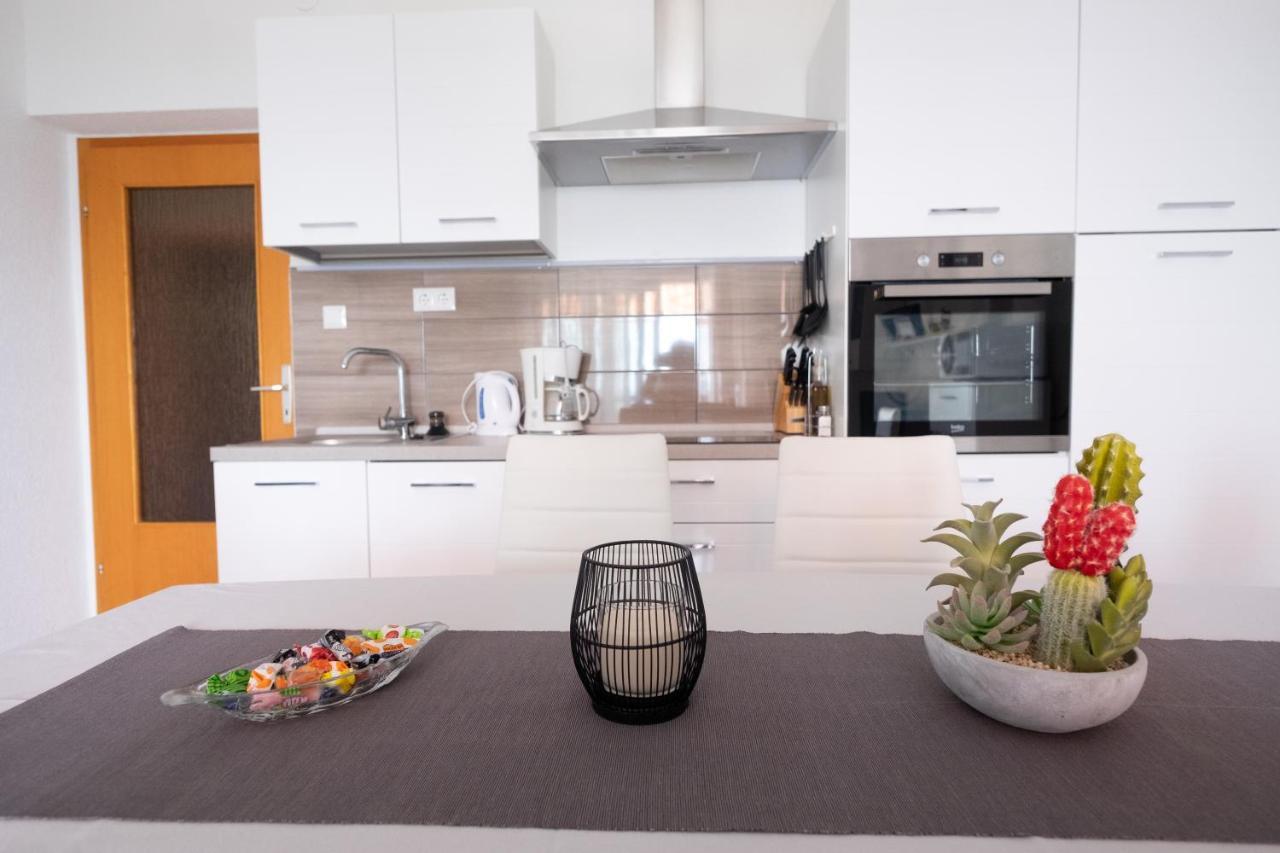Apartments Mila Klenovica Bagian luar foto
