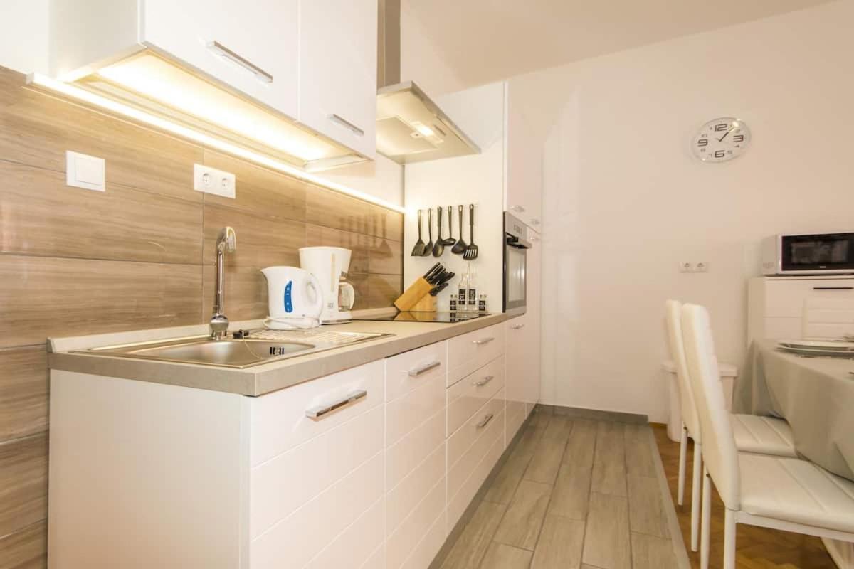 Apartments Mila Klenovica Bagian luar foto
