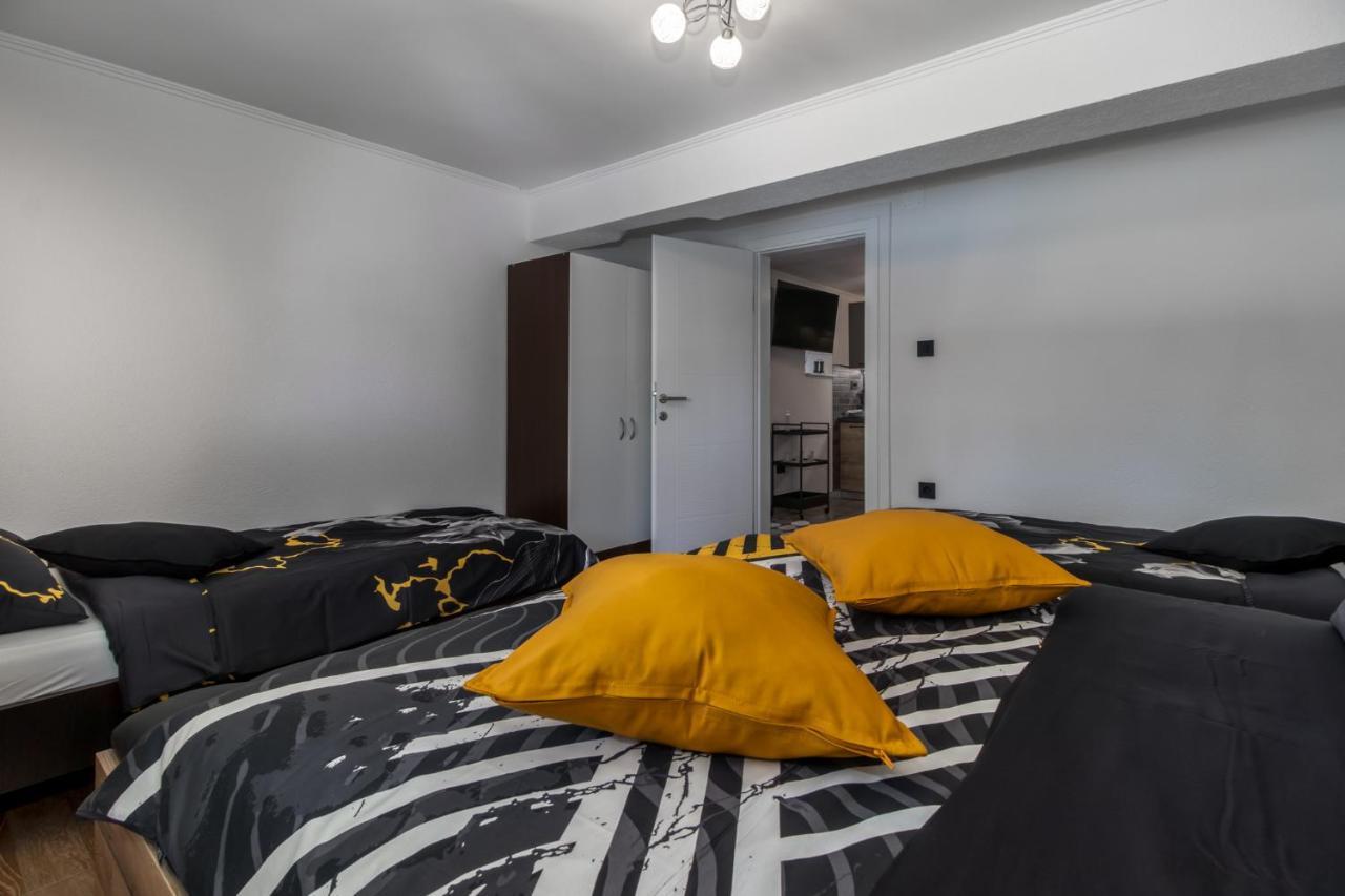 Apartments Mila Klenovica Bagian luar foto