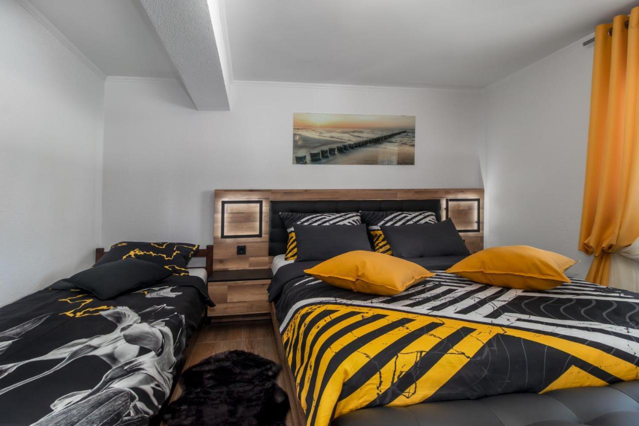 Apartments Mila Klenovica Bagian luar foto