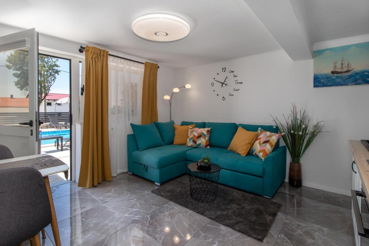 Apartments Mila Klenovica Bagian luar foto
